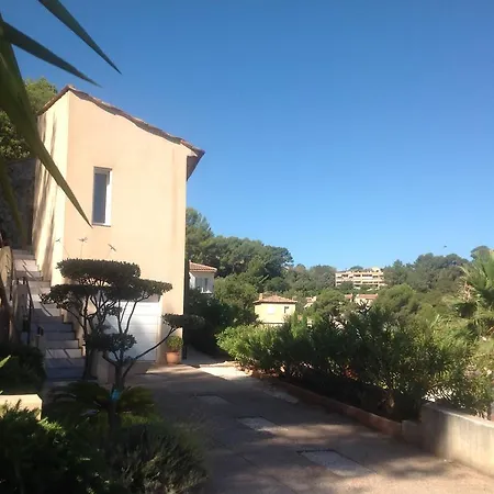 La Colline Des Fees Privatunterkunft *